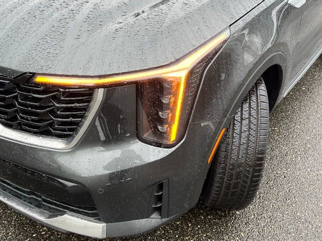 Used 2025 Kia Sorento EX image 3