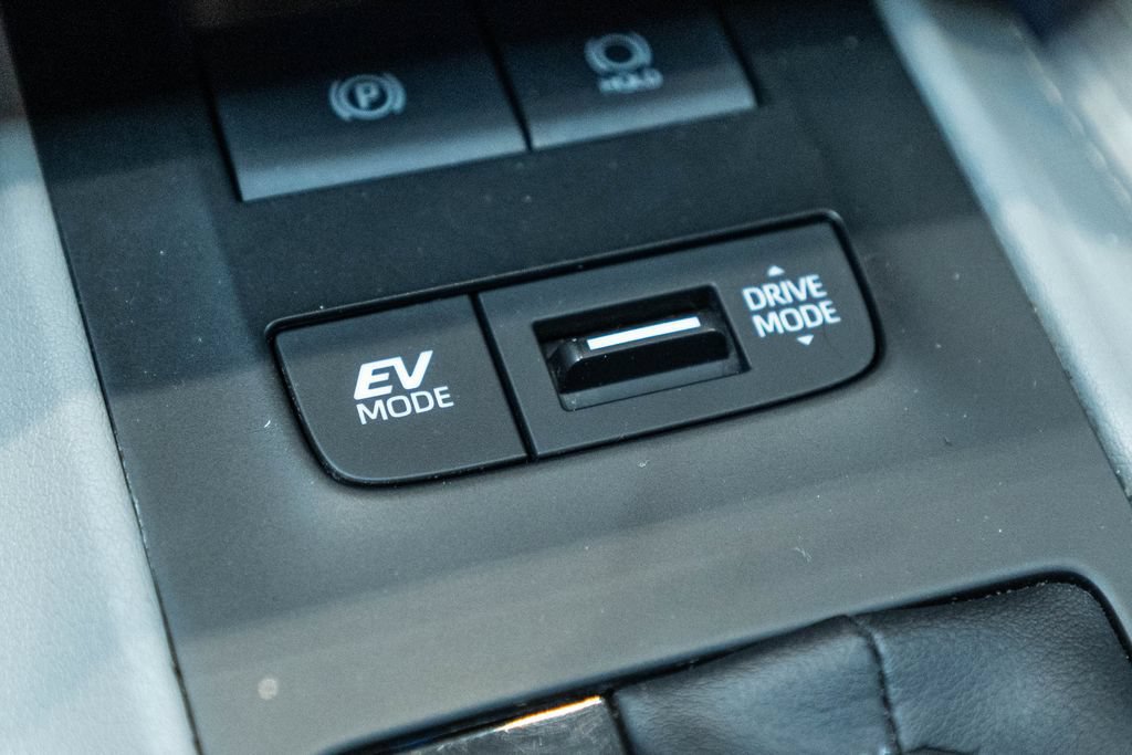Used 2021 Toyota Venza XLE w/ Softex Package AWD/4WD image 28
