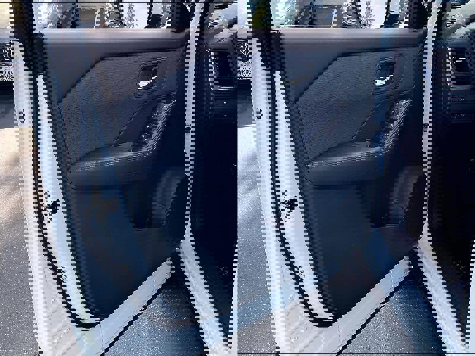 Used 2023 Nissan Rogue SV image 24