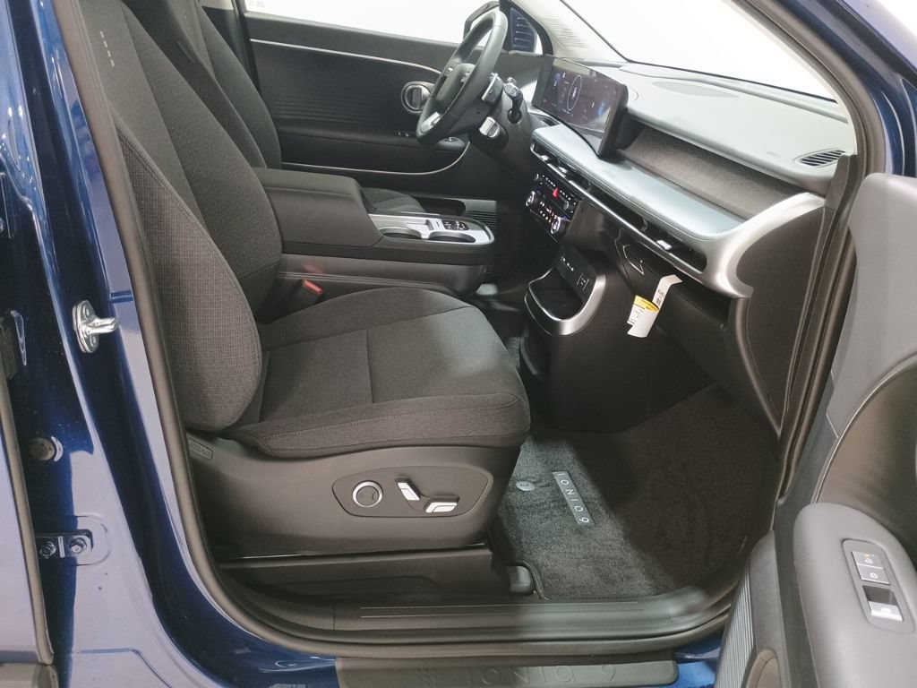 New 2026 Hyundai Ioniq 9 SE AWD/4WD image 14