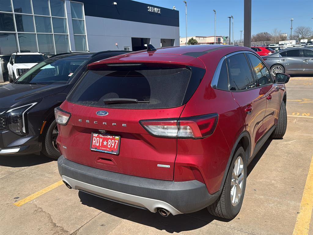 Used 2020 Ford Escape SE image 5