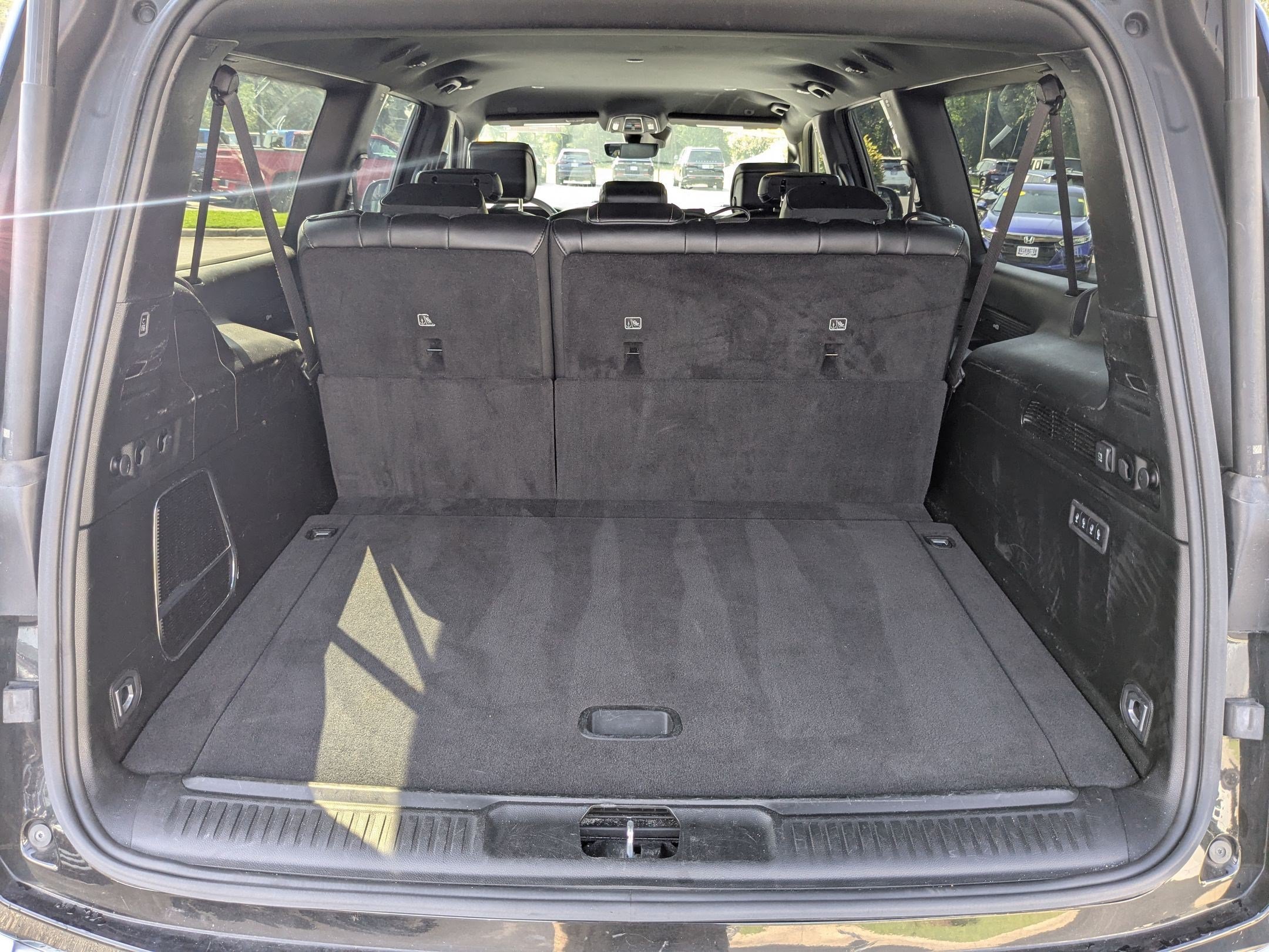 Used 2024 Jeep Wagoneer L Series II RWD image 29