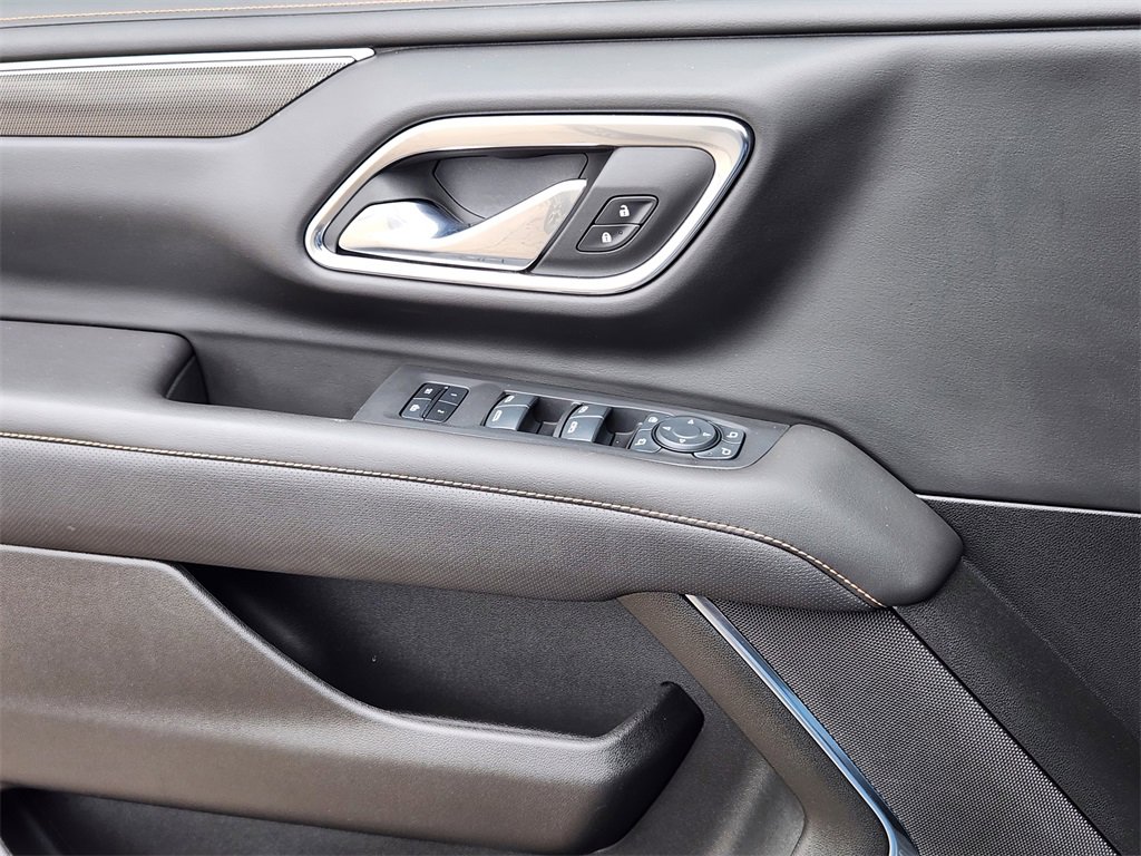 Used 2024 GMC Yukon AT4 w/ AT4 Premium Plus Package image 6