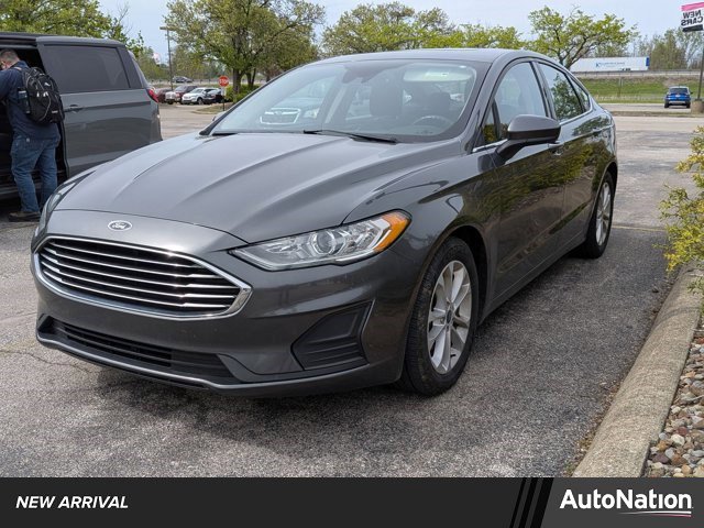Used 2020 Ford Fusion SE FWD image 1