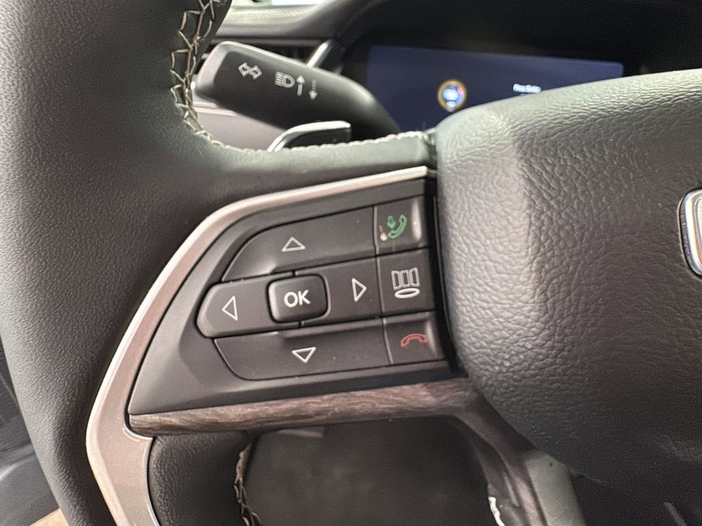 Used 2023 Jeep Grand Cherokee Limited image 18