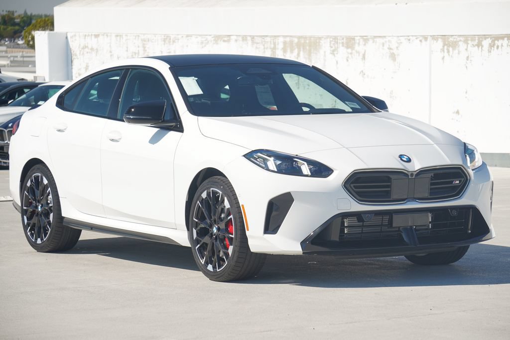 Used 2026 BMW M235i xDrive w/ Technology Package AWD/4WD image 3
