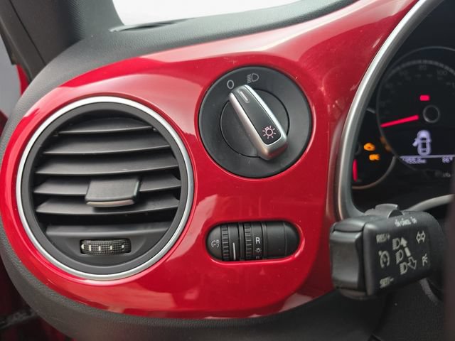 Used 2015 Volkswagen Beetle 1.8T FWD image 36
