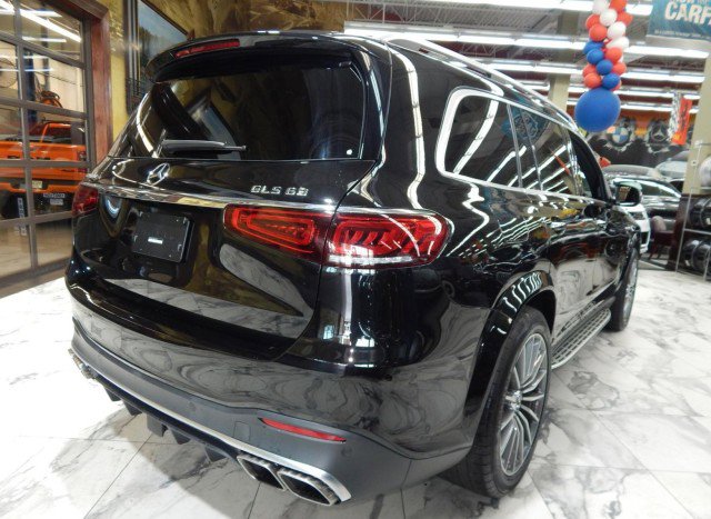 Used 2024 Mercedes-Benz GLS 63 AMG 4MATIC image 4