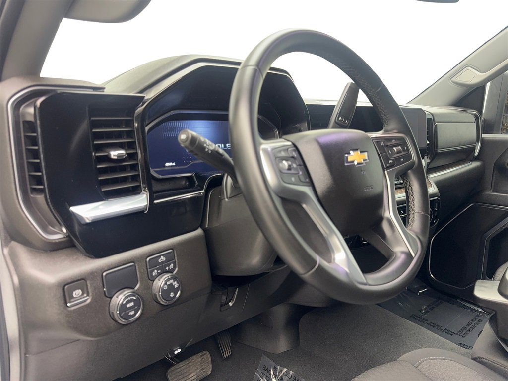 Used 2024 Chevrolet Silverado 2500 LT image 54