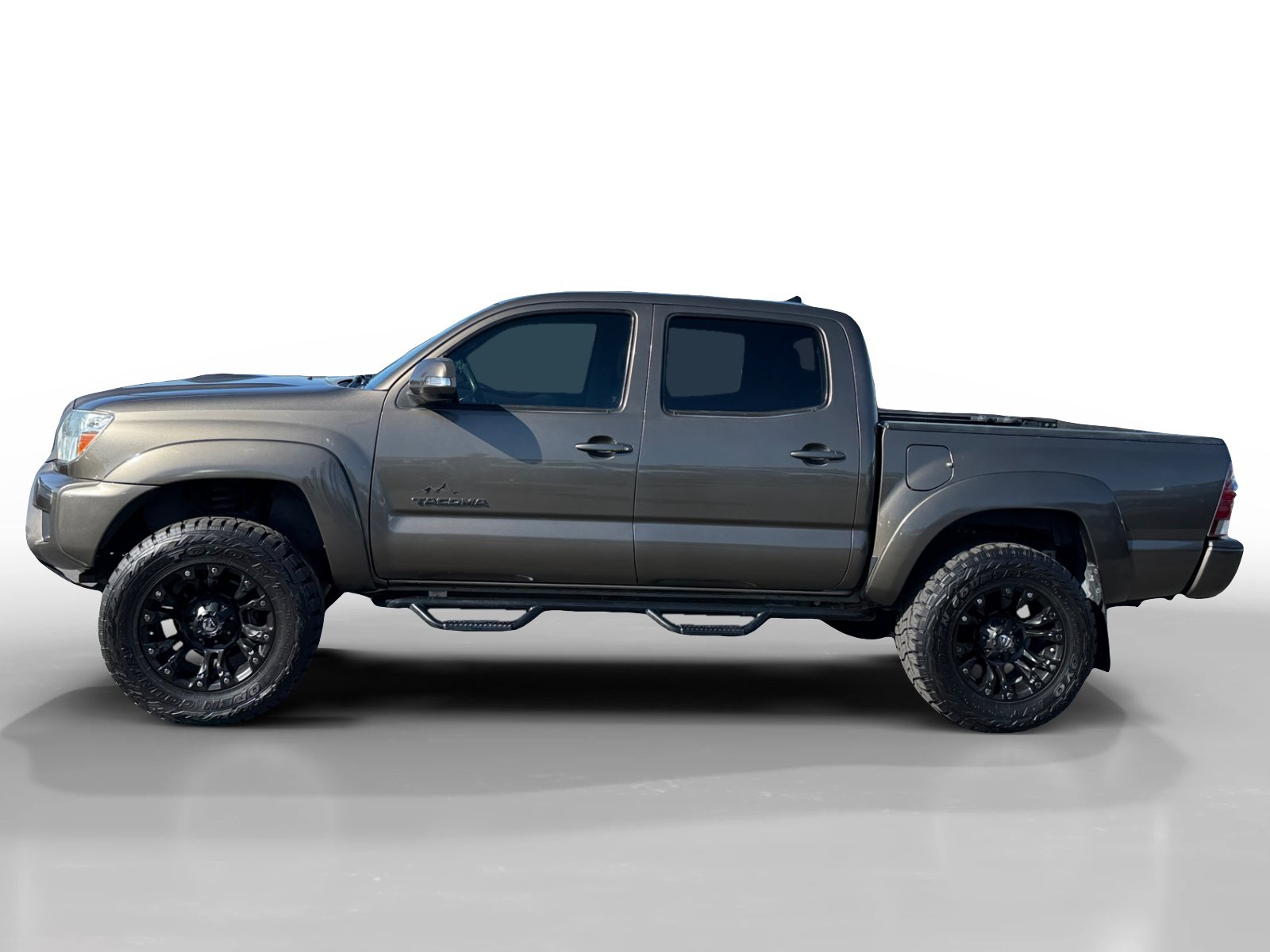 Used 2015 Toyota Tacoma 4x4 Double Cab w/ TRD Sport Package image 2