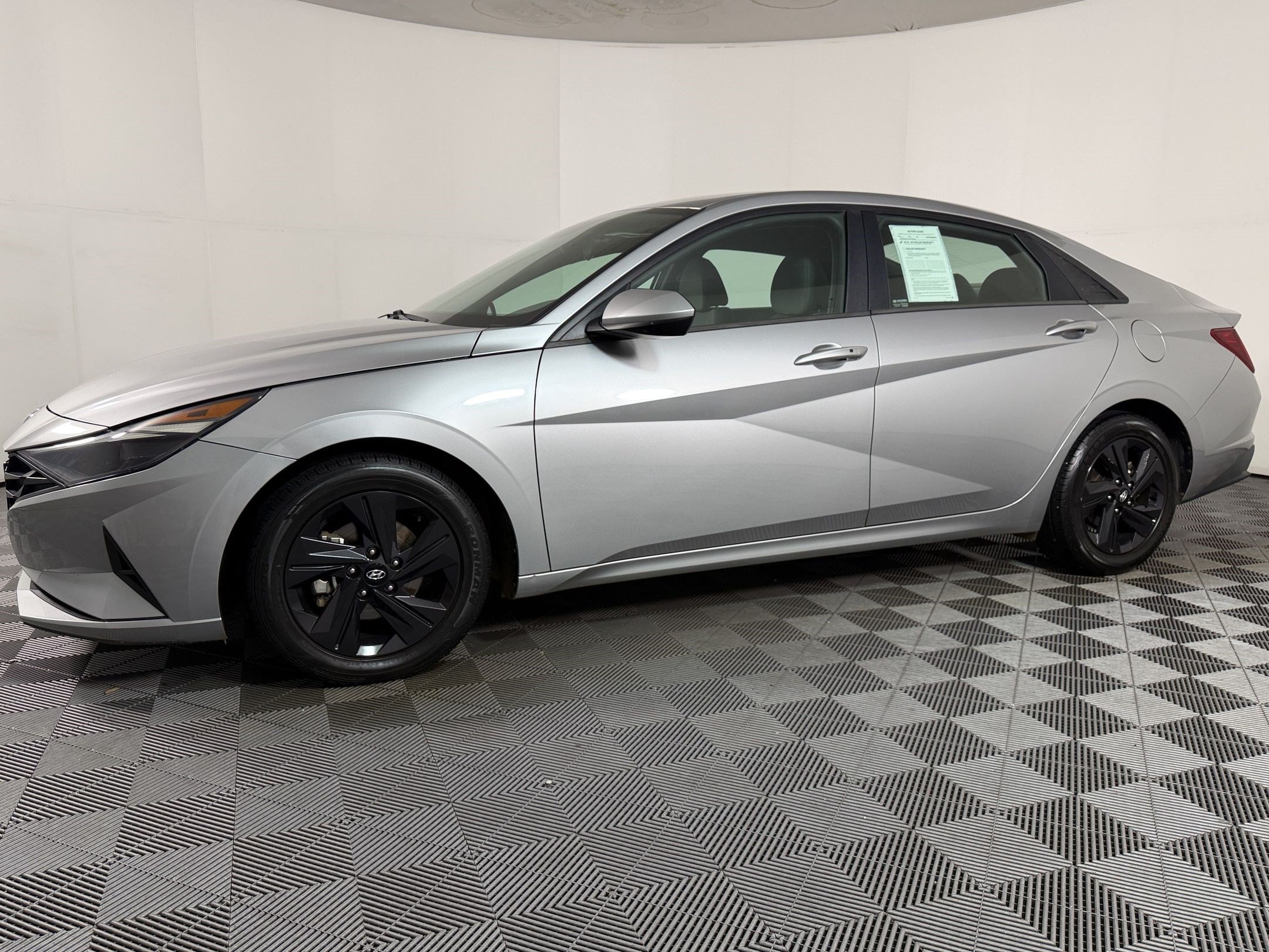 Used 2021 Hyundai Elantra SEL FWD image 24