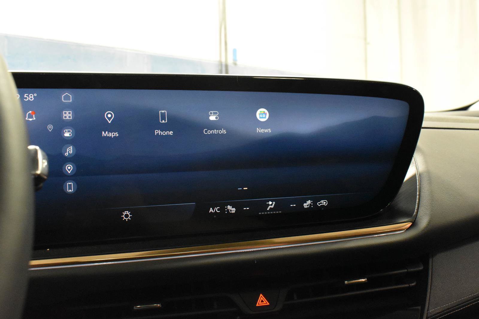 Used 2024 Buick Envision Avenir AWD/4WD image 18
