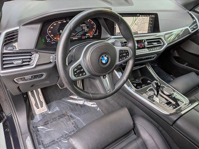 Used 2022 BMW X5 M50i image 10
