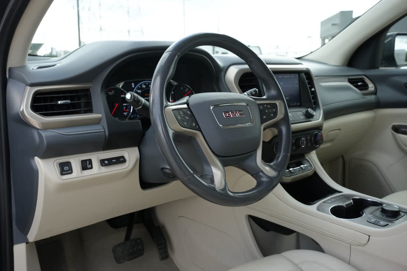 Used 2022 GMC Acadia Denali w/ Denali Ultimate Package FWD image 15