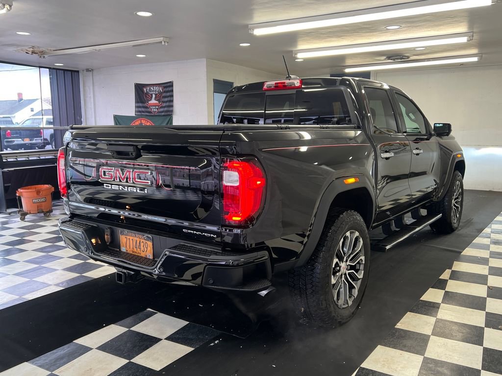 Used 2025 GMC Canyon Denali image 20