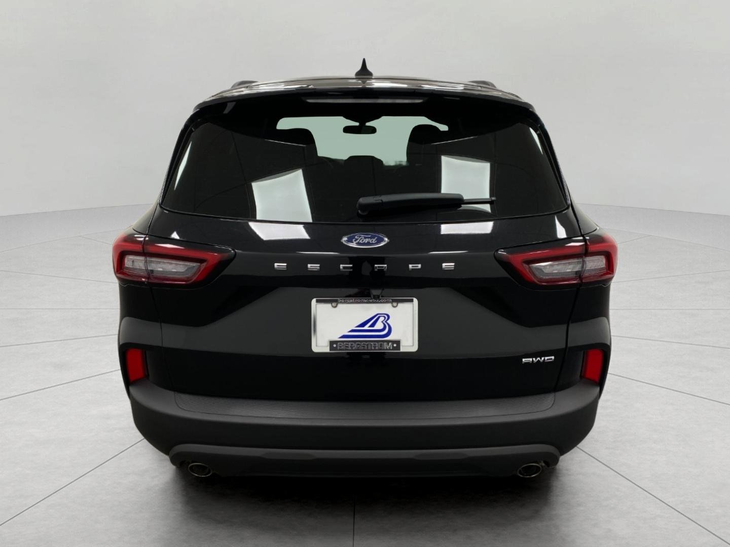 Used 2025 Ford Escape ST-Line AWD/4WD image 4