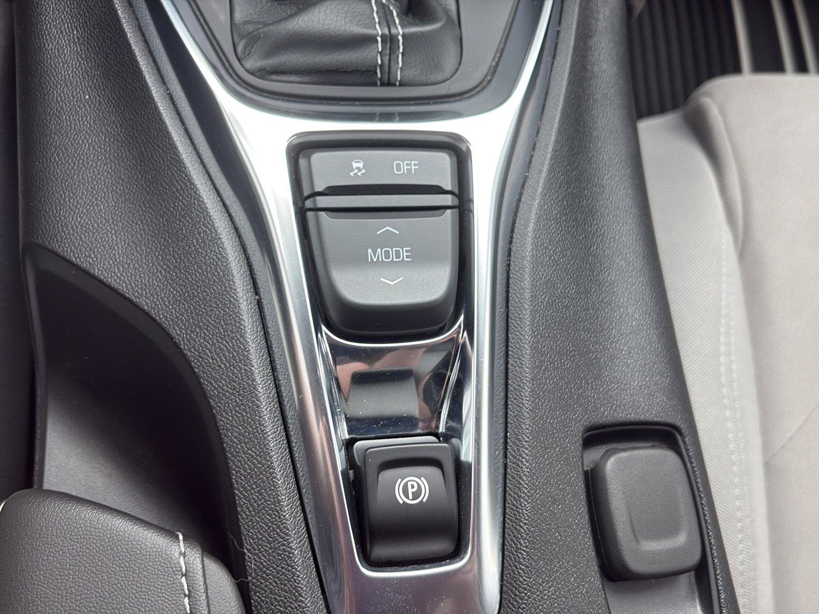 Used 2023 Chevrolet Camaro LT w/ Technology Package RWD image 31