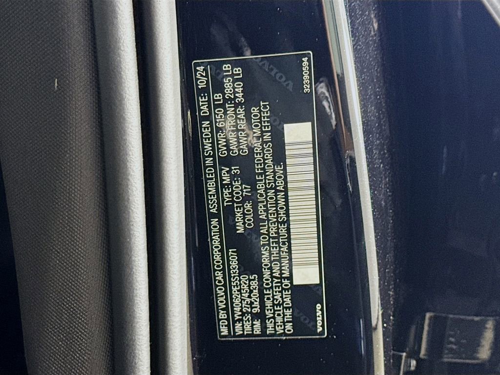 Certified 2025 Volvo XC90 B6 Plus image 33