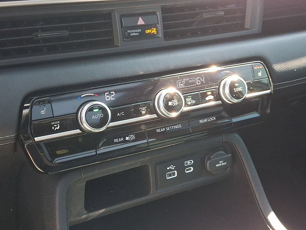 Used 2025 Honda Pilot Touring image 16