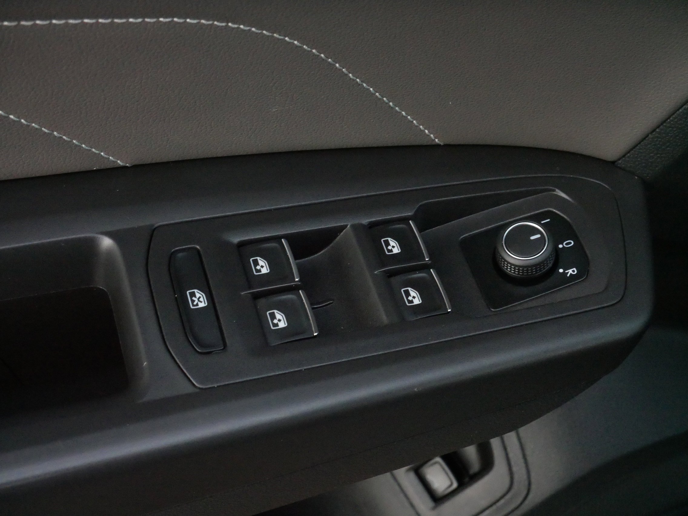 Certified 2023 Volkswagen Atlas Cross Sport SE image 20