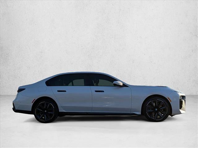 Used 2023 BMW 760i xDrive image 4