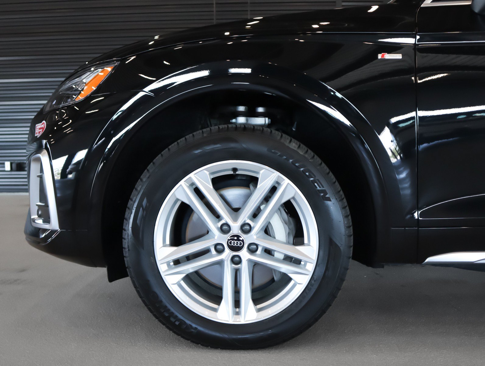 Used 2024 Audi Q5 e Premium w/ Convenience Package AWD/4WD image 4