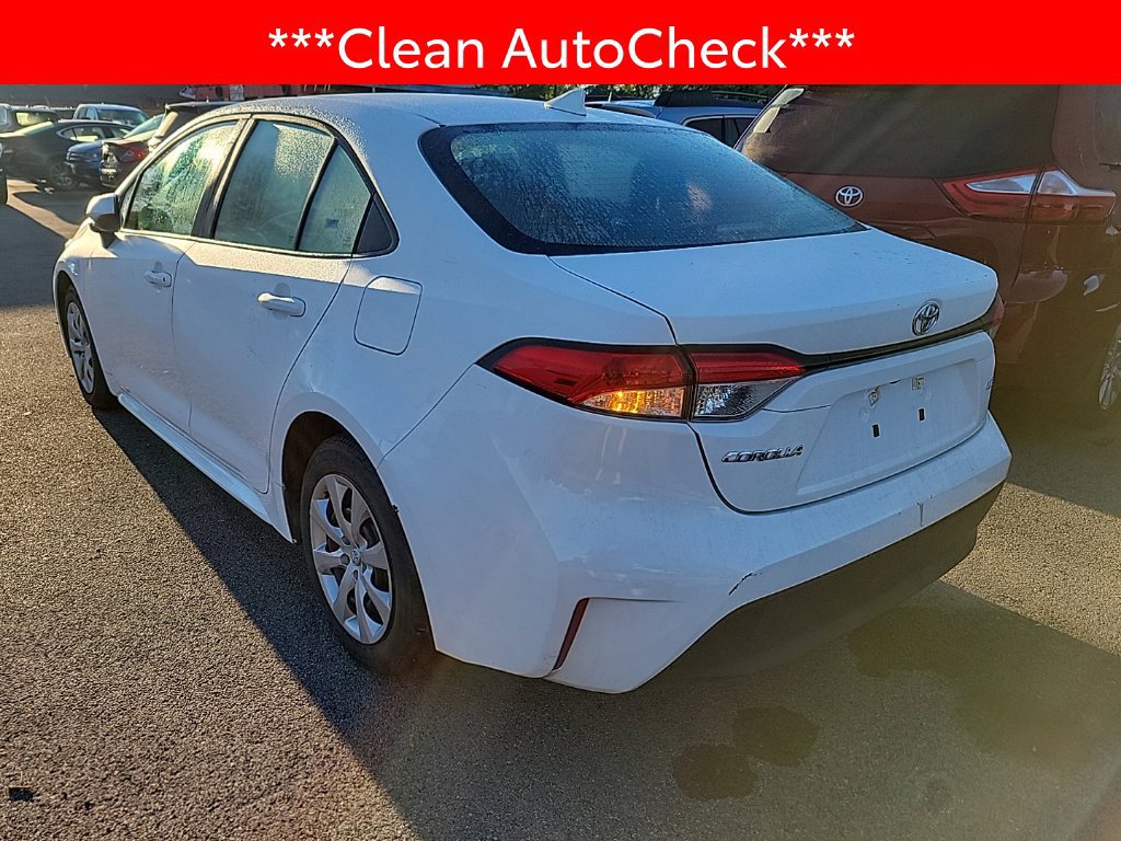 Used 2025 Toyota Corolla LE FWD image 4