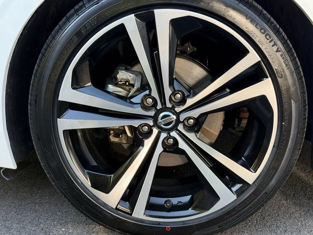 Used 2022 Nissan Sentra SR w/ SR Premium Package FWD image 38