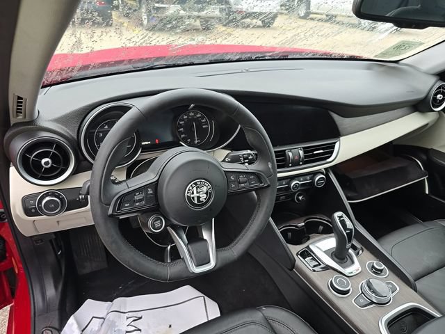 Used 2021 Alfa Romeo Giulia Ti AWD/4WD image 9