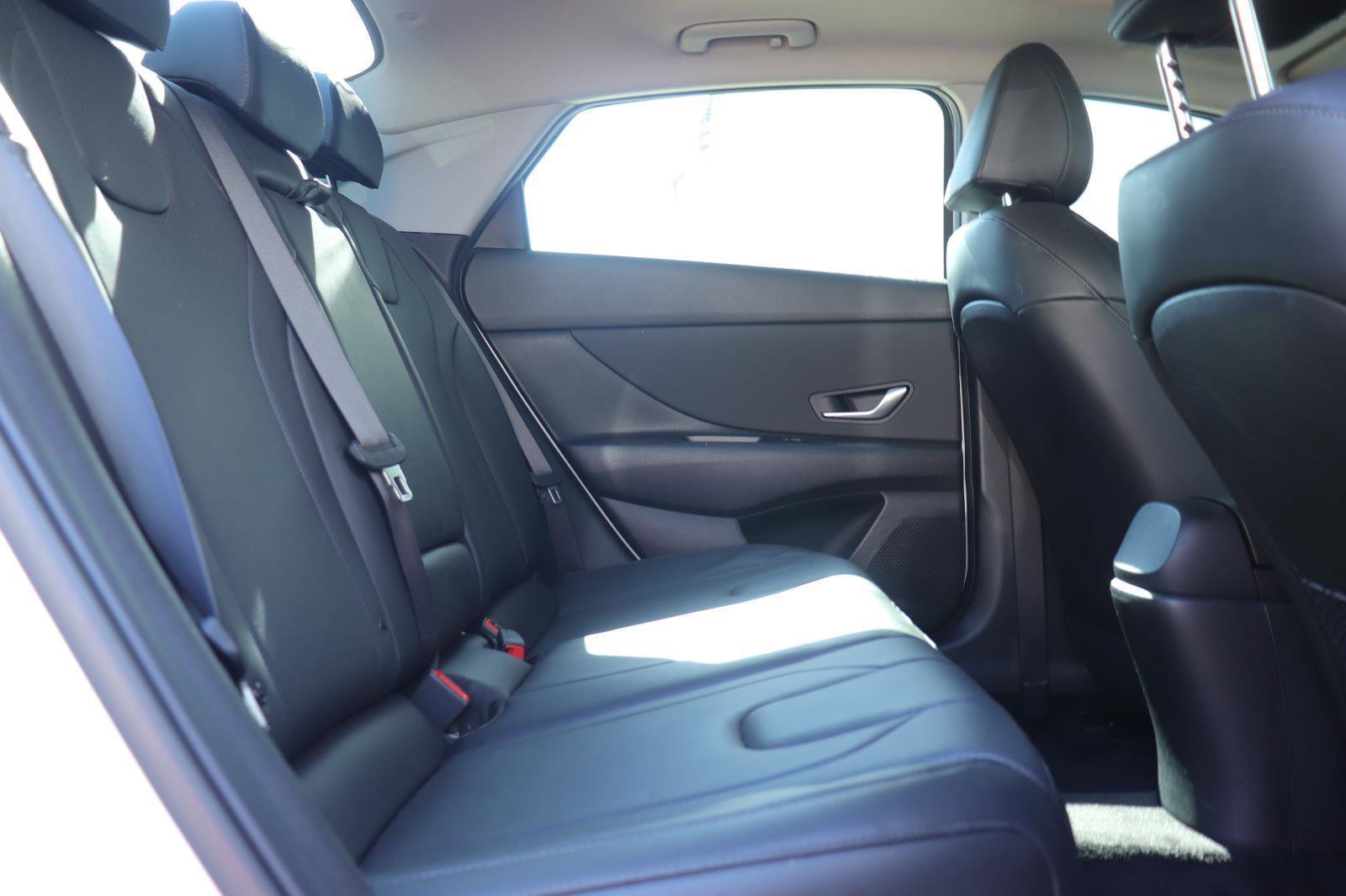 Used 2023 Hyundai Elantra Limited w/ Cargo Package image 18