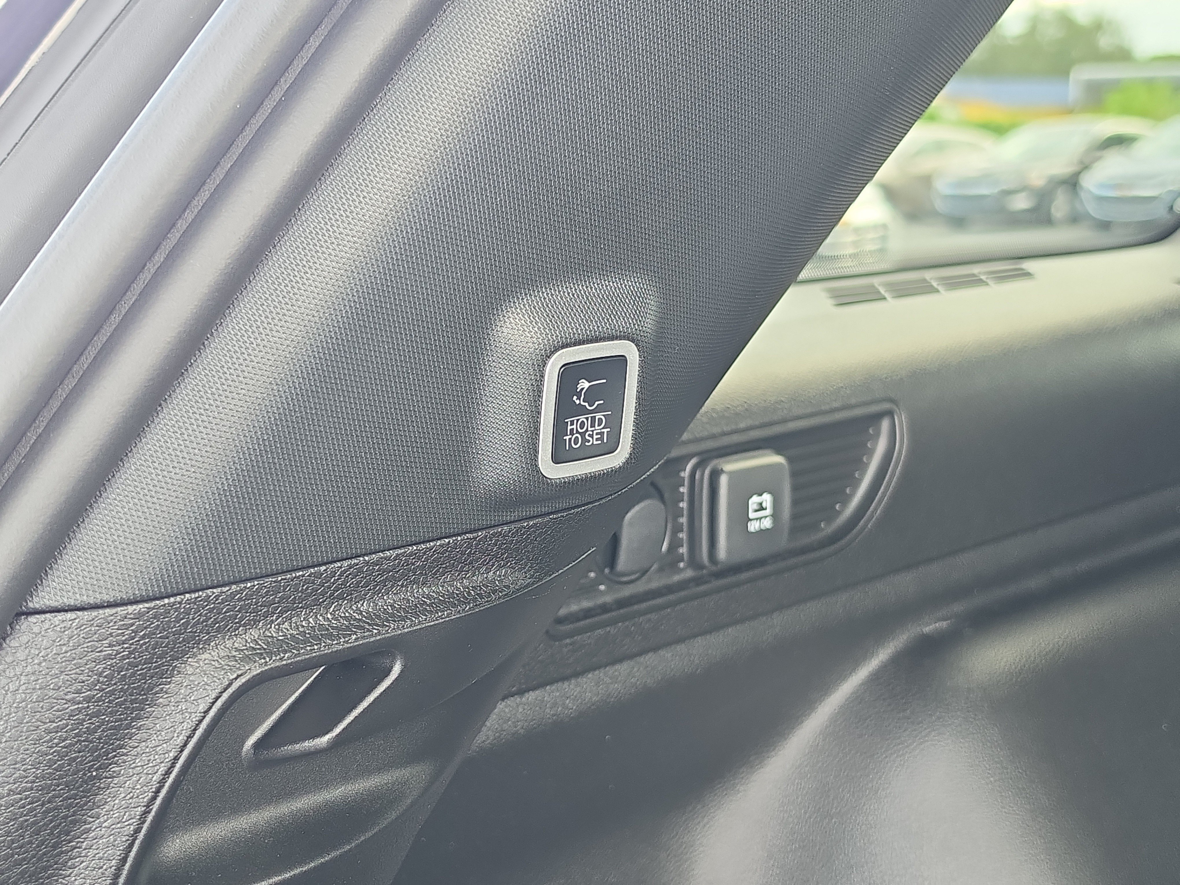 Used 2024 Jeep Grand Cherokee Altitude AWD/4WD image 8