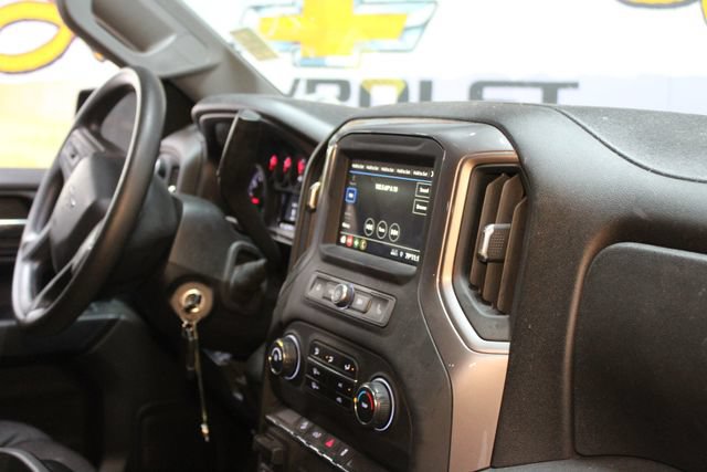 Used 2019 Chevrolet Silverado 1500 Custom Trail Boss w/ Custom Convenience Package AWD/4WD image 10