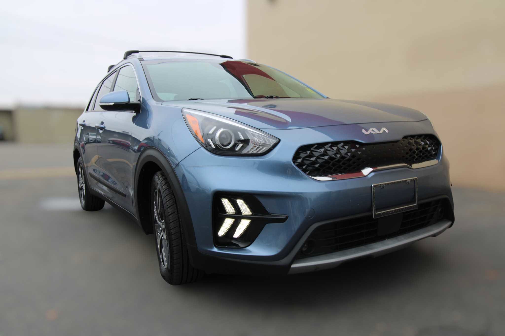 Used 2022 Kia Niro EX Premium image 9