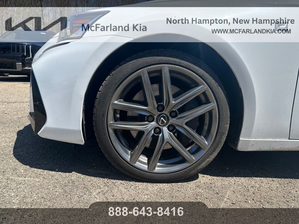 Used 2019 Lexus IS 300 F Sport w/ F Sport Package AWD/4WD image 17
