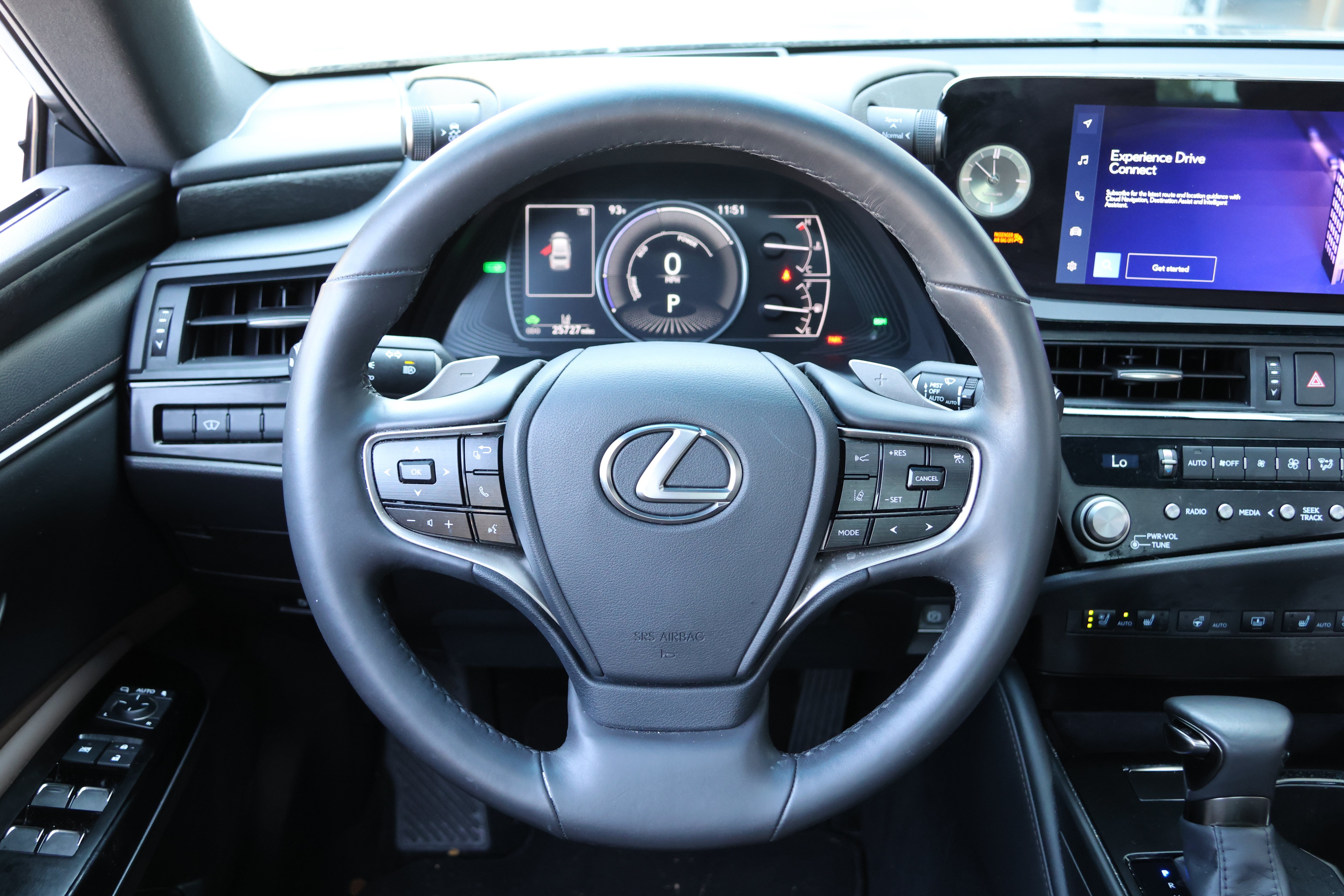 Used 2024 Lexus ES 300h w/ Premium Package FWD image 17