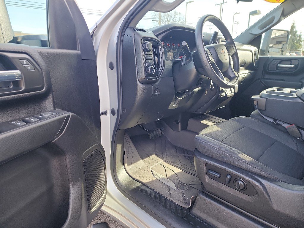 Used 2022 Chevrolet Silverado 2500 Custom w/ Custom Convenience Package image 13