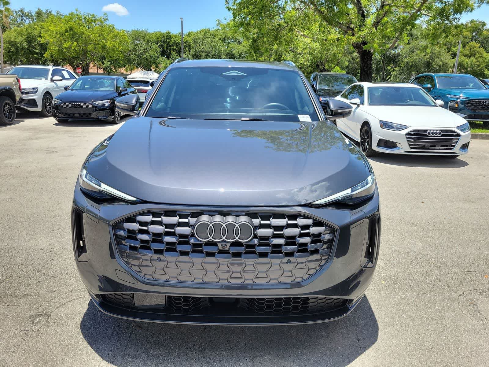 Used 2025 Audi Q5 Premium Plus w/ Premium Plus AWD/4WD image 3