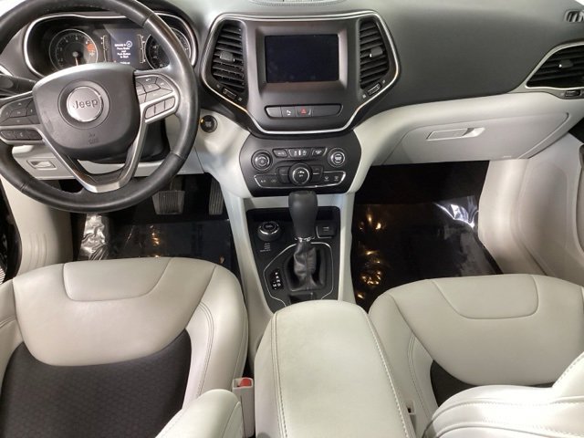 Used 2020 Jeep Cherokee Latitude Plus w/ Cold Weather Group image 11