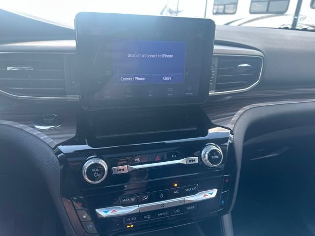 Used 2022 Ford Explorer Limited w/ Equipment Group 301A AWD/4WD image 8