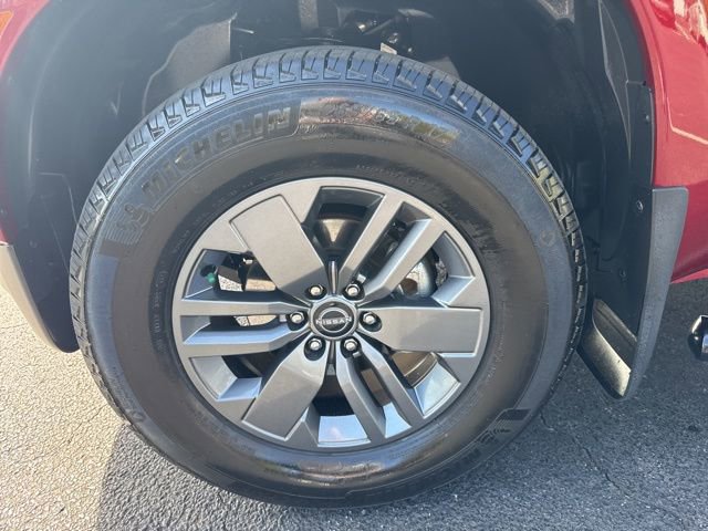 Used 2025 Nissan Frontier SV image 9