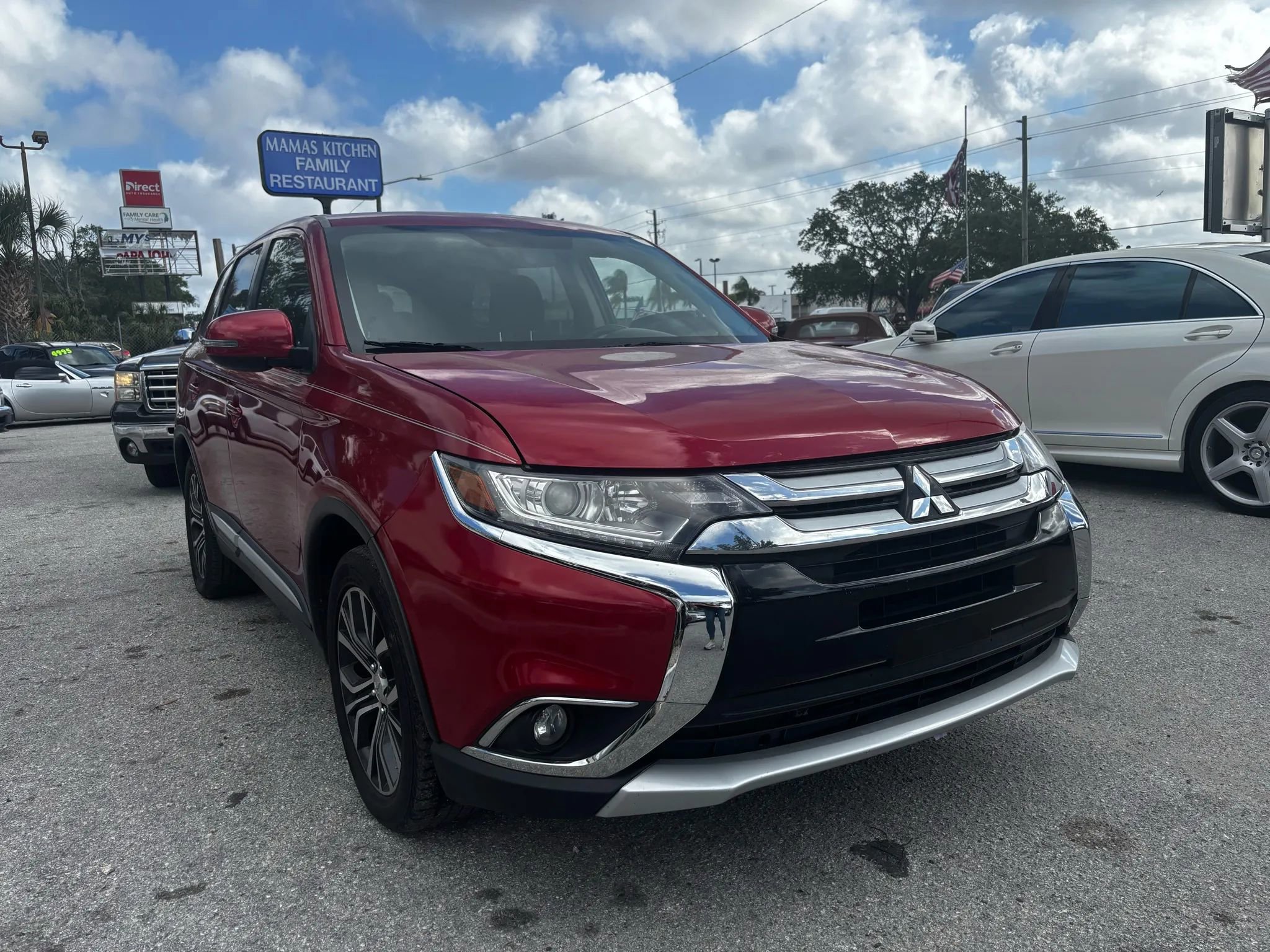 Used 2016 Mitsubishi Outlander SE image 3