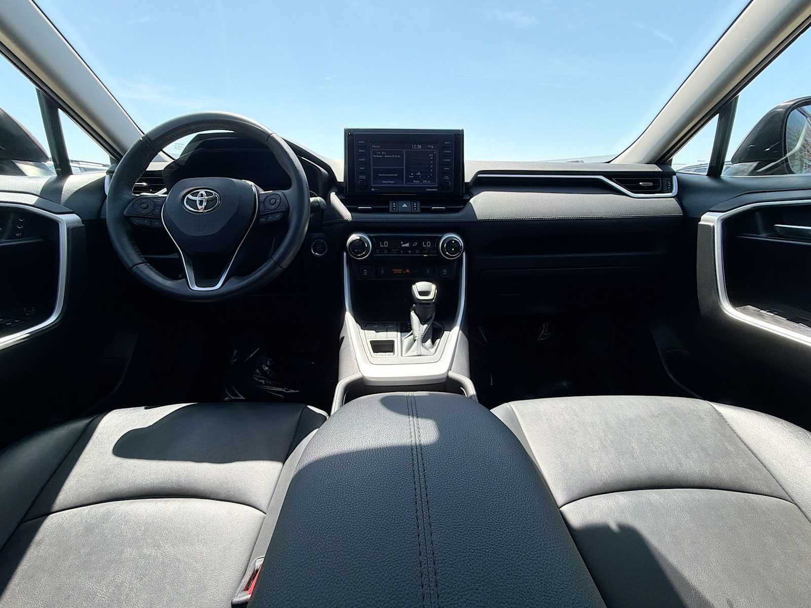 Used 2021 Toyota RAV4 XLE Premium AWD/4WD image 12