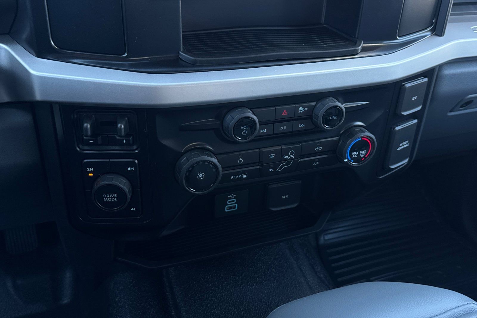 New 2025 Ford F550 XL image 18