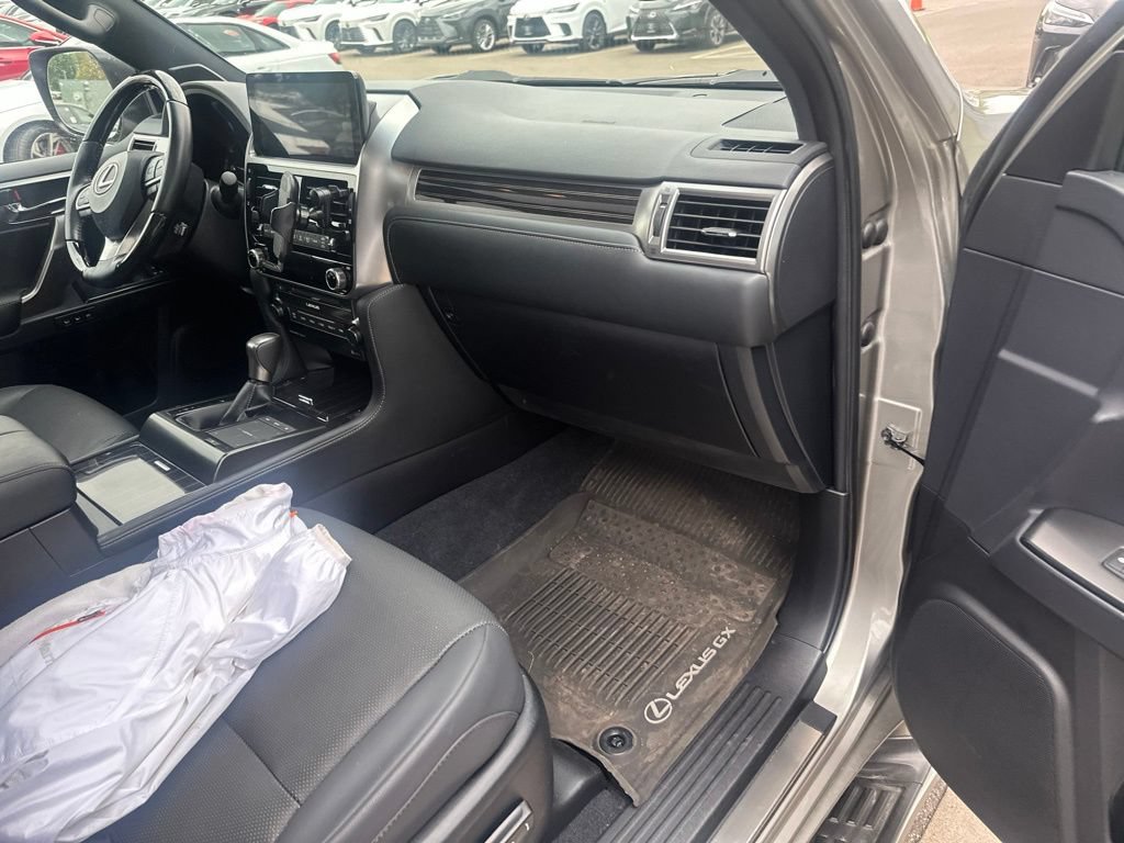 Certified 2022 Lexus GX 460 Premium w/ Premium Package AWD/4WD image 24