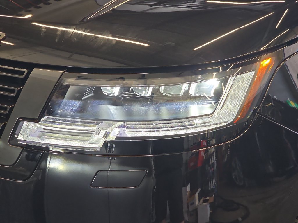 New 2027 Land Rover Range Rover Long Wheelbase SE AWD/4WD image 21