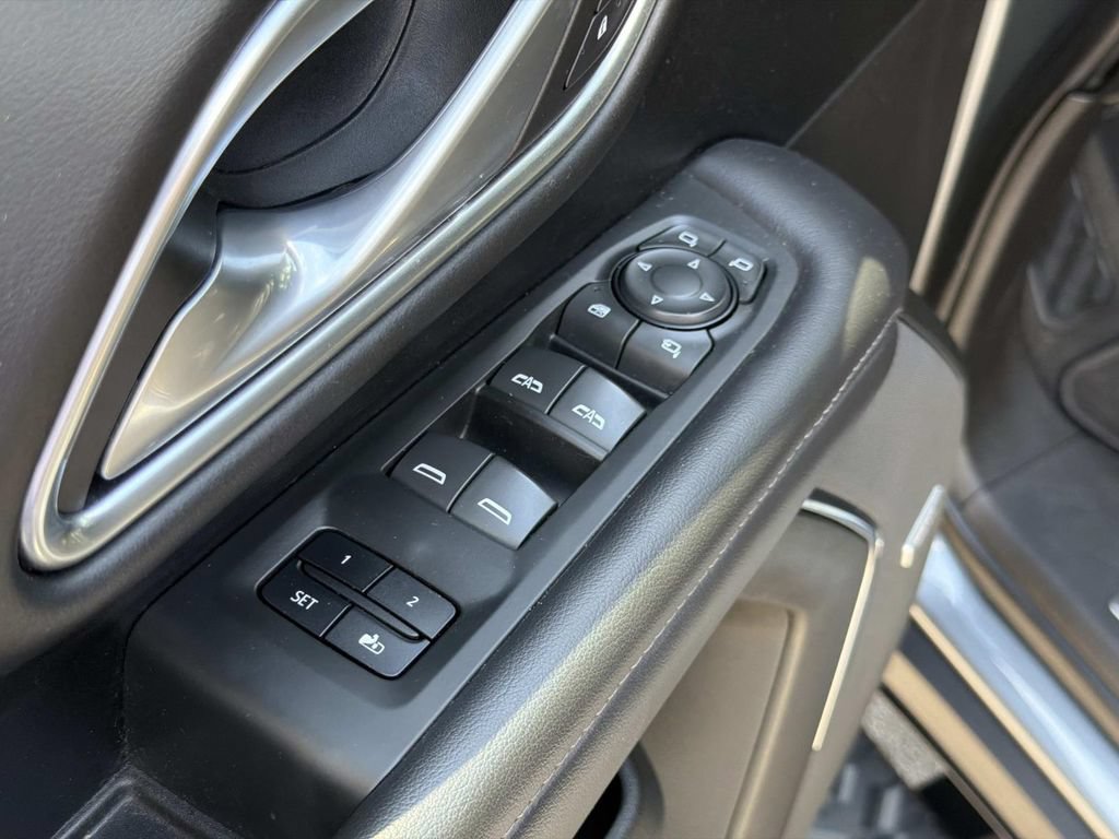Used 2022 Chevrolet Tahoe Z71 w/ Luxury Package AWD/4WD image 20