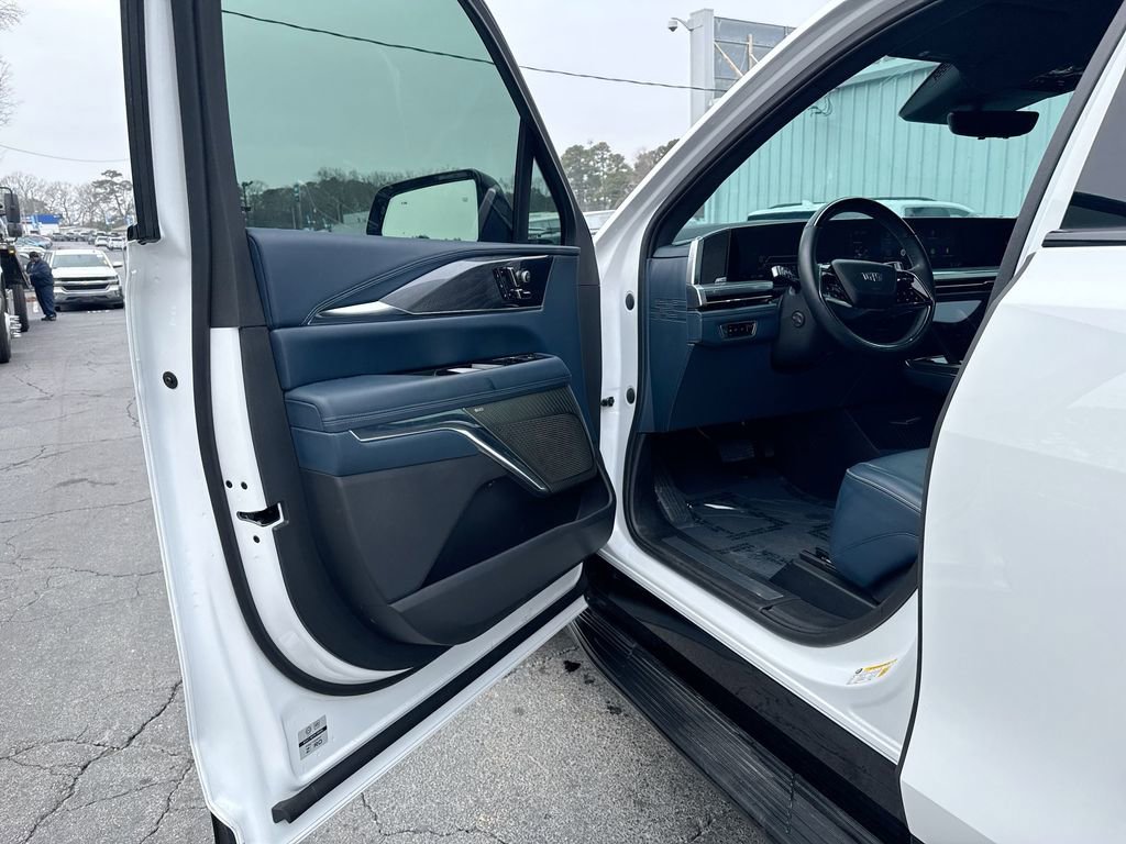 Used 2025 Cadillac Escalade IQ Luxury 2 image 13