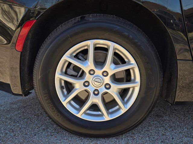 Used 2025 Chrysler Pacifica Select image 32