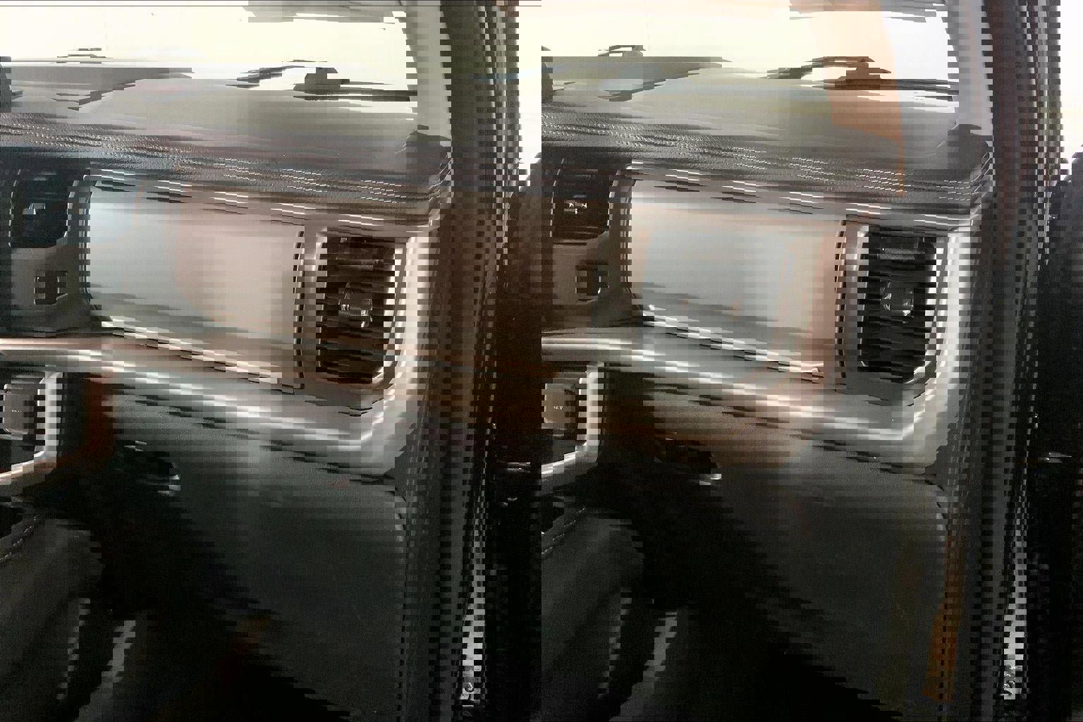 Used 2024 Ford Expedition XLT AWD/4WD image 16