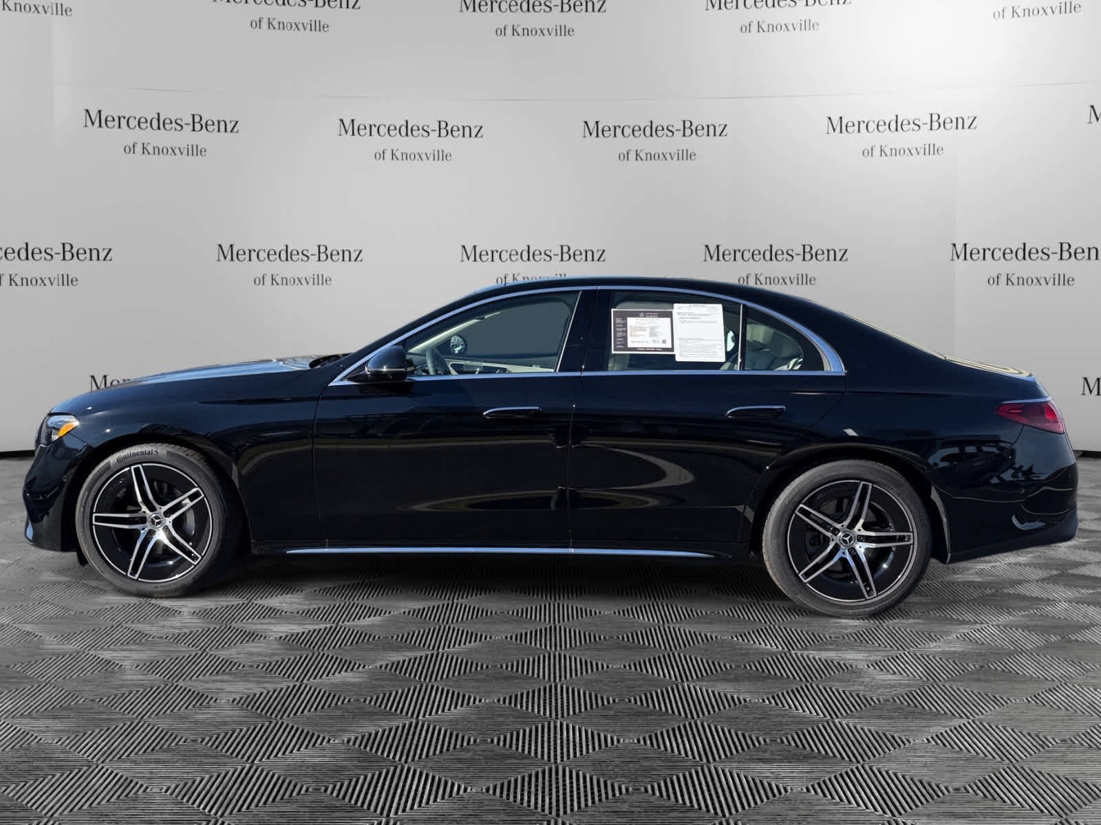 Used 2026 Mercedes-Benz E 350 4MATIC Sedan image 2